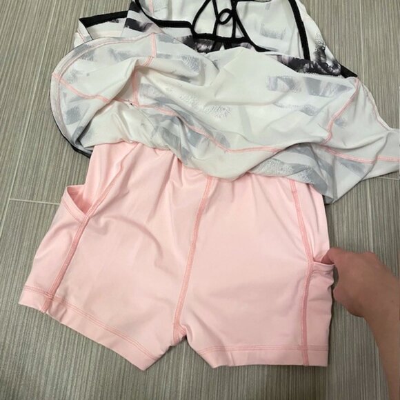 Lululemon Sweaty or Not Runsie Size 6 Pink White Sporty Athleisure - Picture 13 of 16